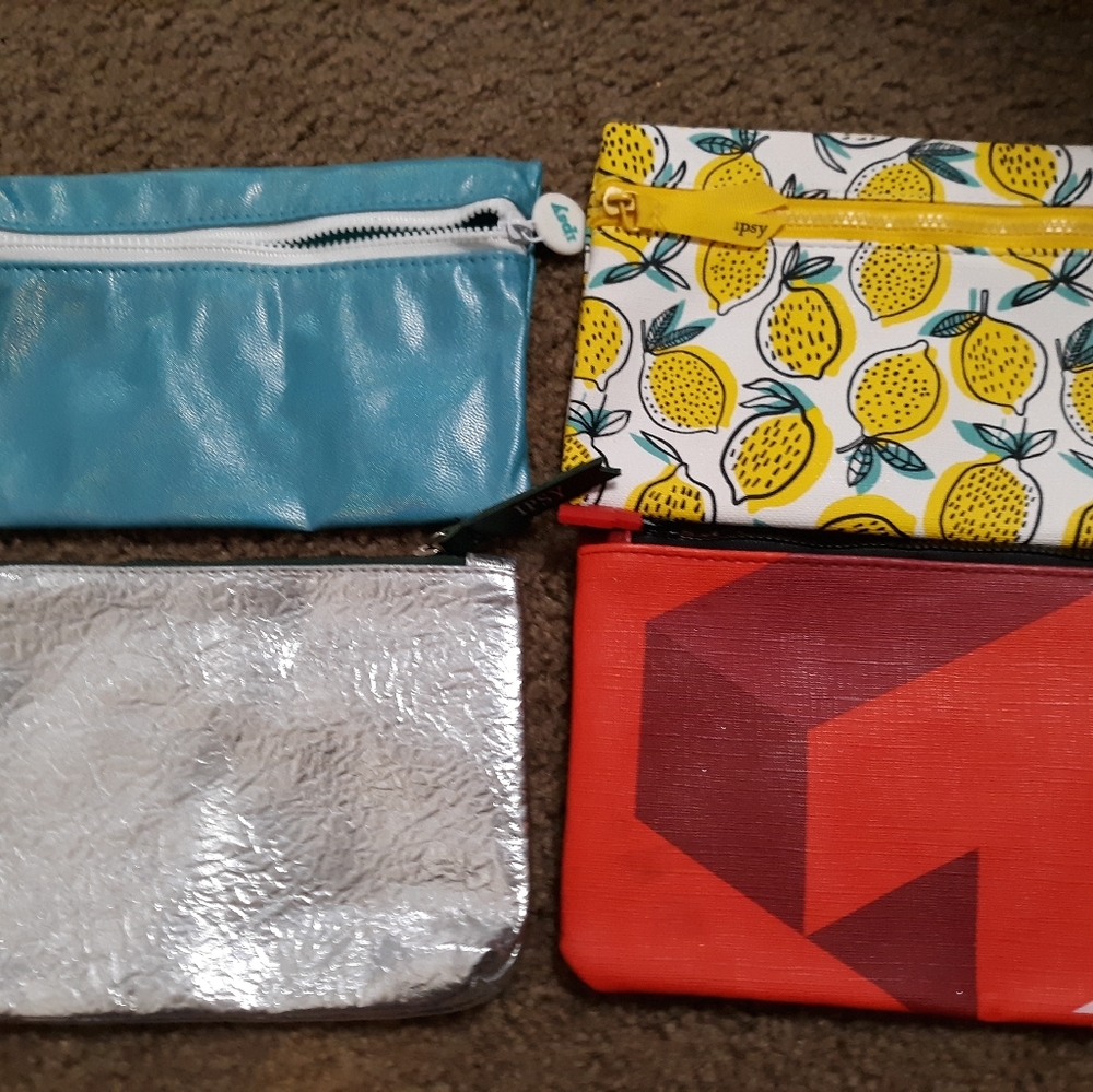 FREE with BUNDLE Make up bags